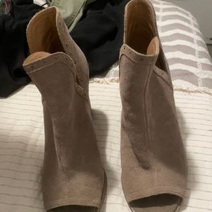 Women’s ankle boots